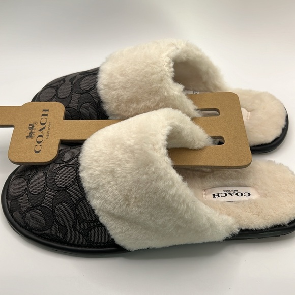 Coach NWT size 7 slippers retail $98 classic C logo EUR 37.5 - Picture 5 of 5